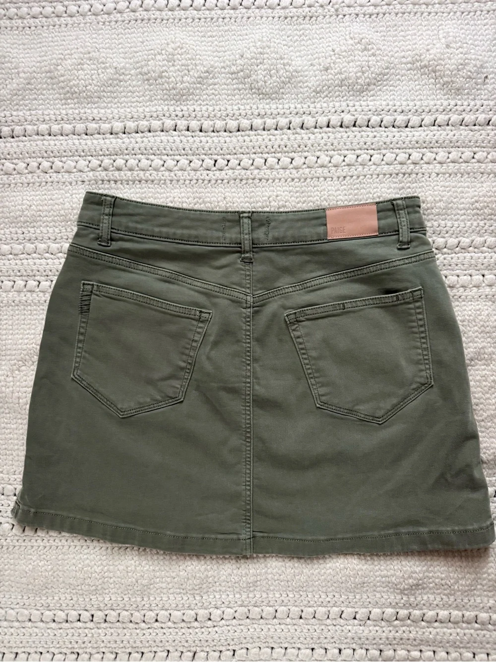 PAIGE excellent unworn